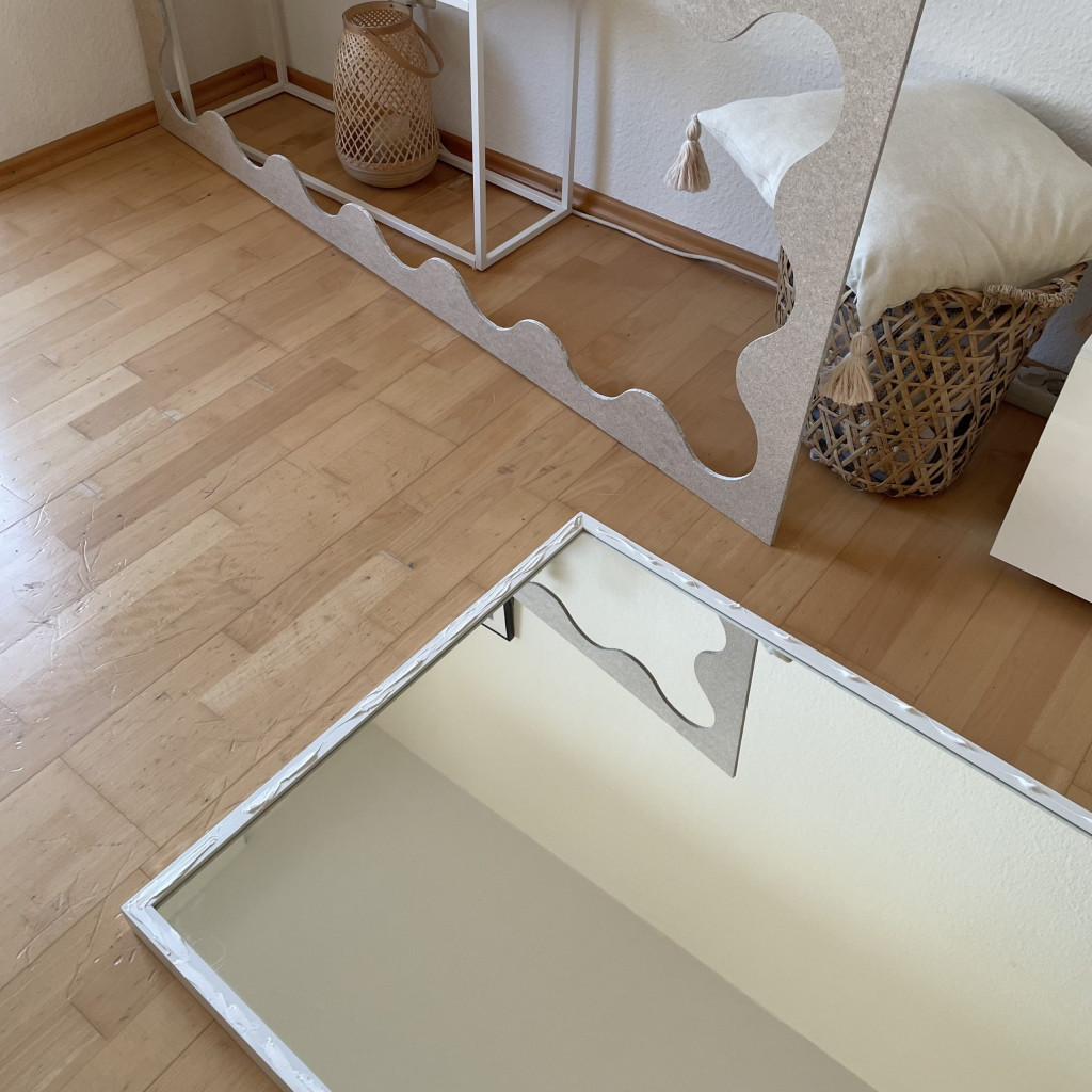 Spiegel auf Holz kleben: Deine DIY-Anleitung